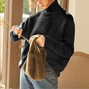 Turtle neck sweater 🛍🛍